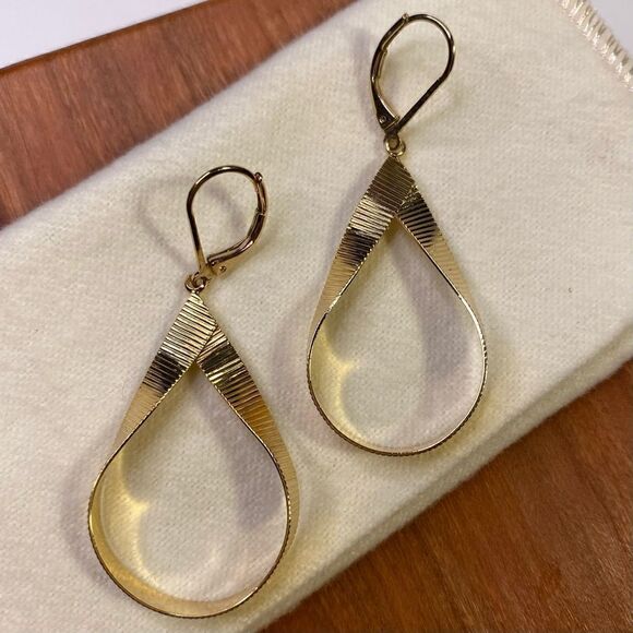 Gold Tone Ribbed Dangle Earrings - Picture 1 of 6